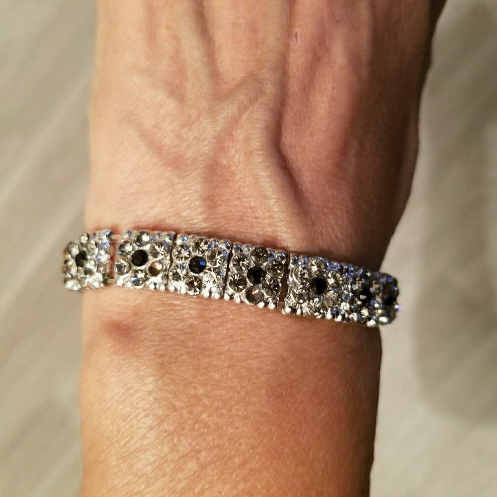 Brand new silver bracelet, crystal stones